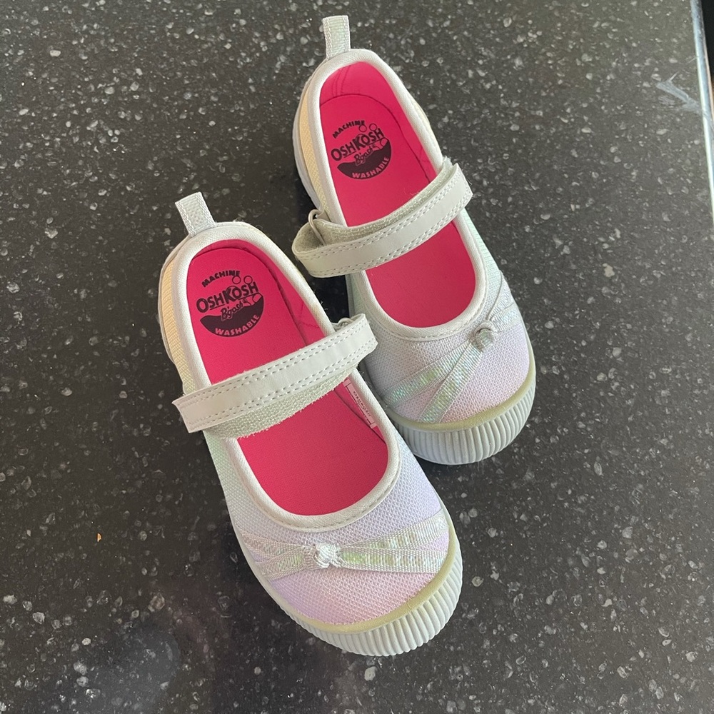 Oshkosh Bgosh kids shoes